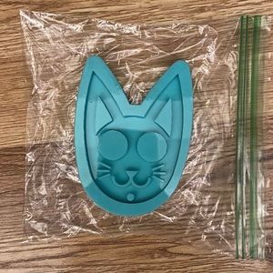 Cat defense resin mold